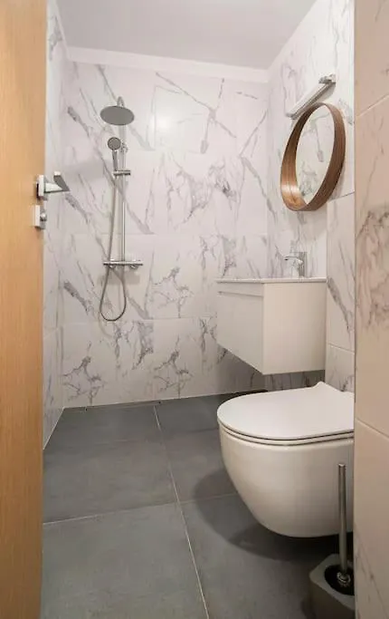 Designed Apartment In Central Sofia With Parking 保加利亚